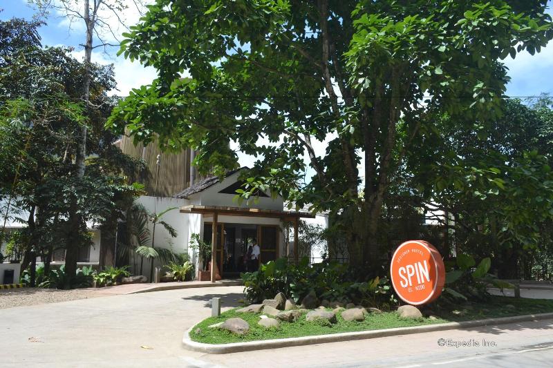 Spin Designer Hostel El Nido