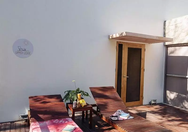 Spin Designer Hostel   El Nido