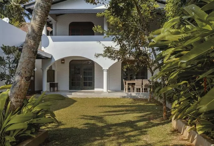 Villa Republic Bentota