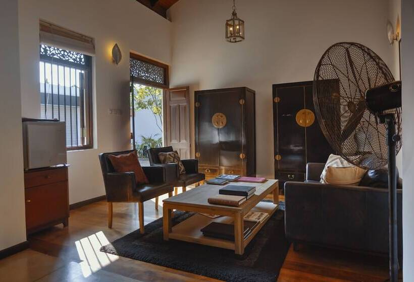 Villa Republic Bentota