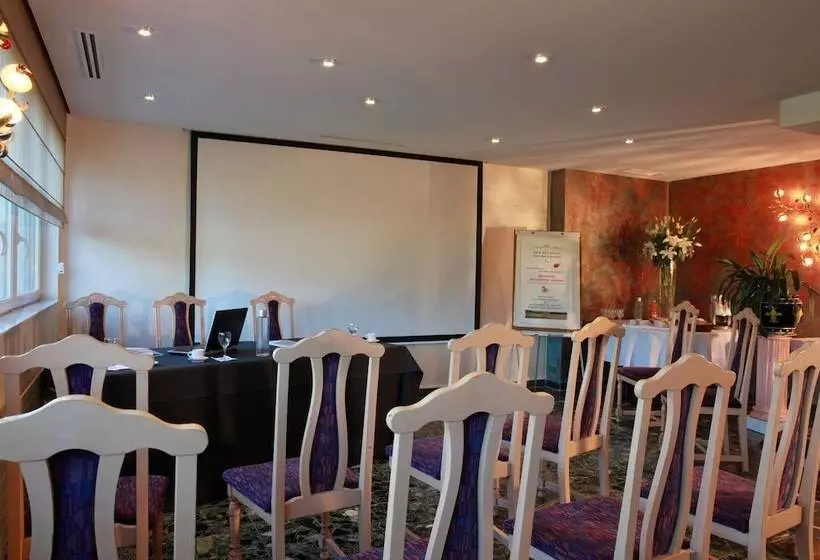 Hotelli Auberge Du Parc