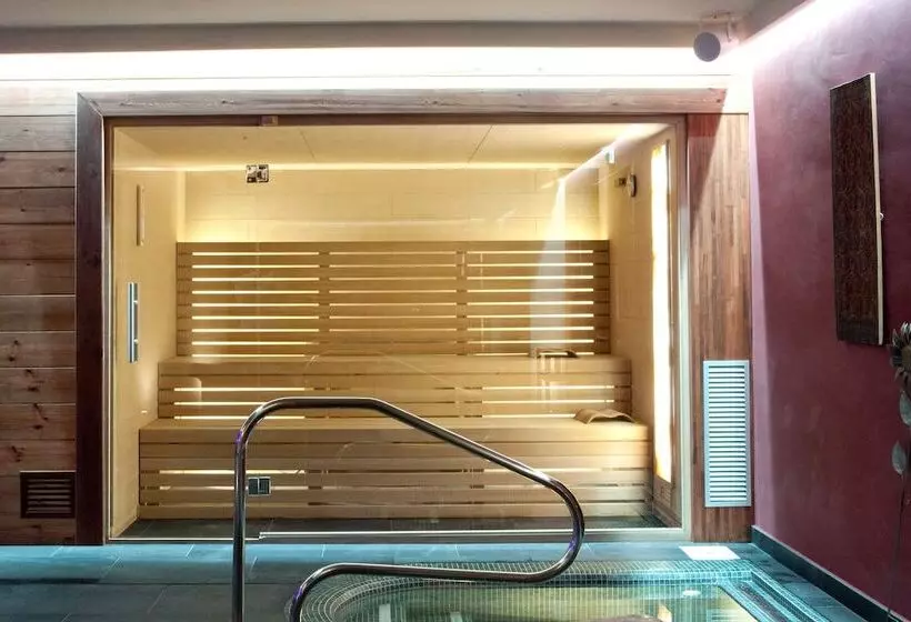 ホテル & Spa Peña Montañesa