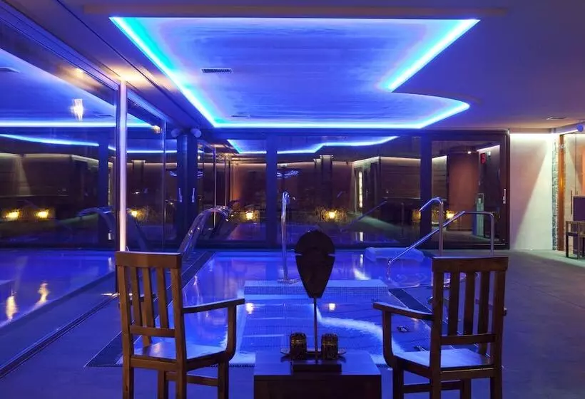 ホテル & Spa Peña Montañesa