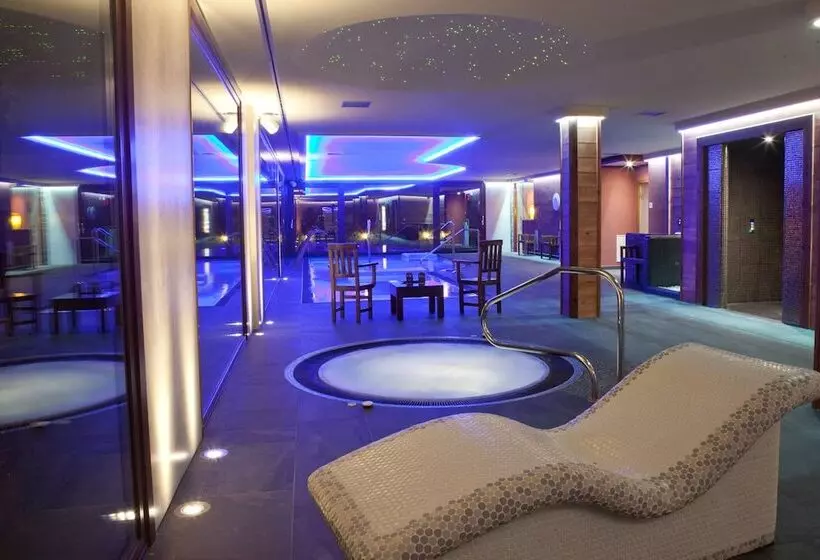 ホテル & Spa Peña Montañesa