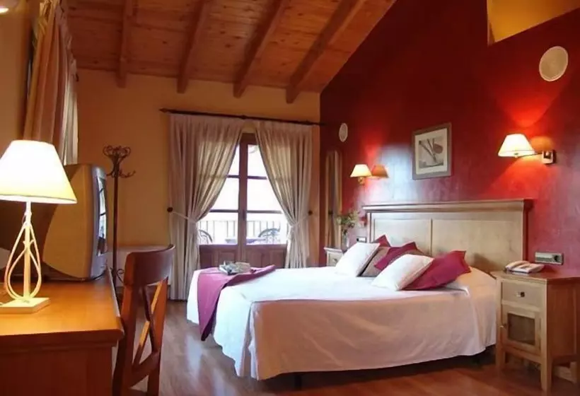 ホテル & Spa Peña Montañesa