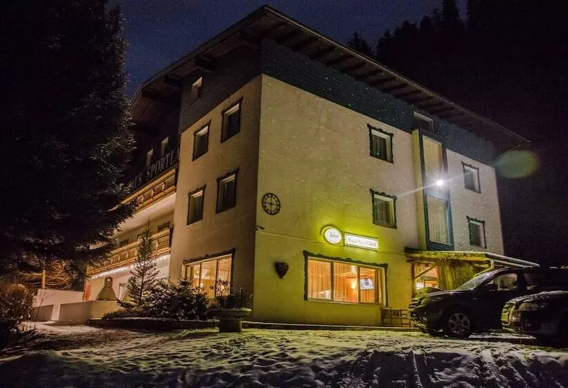 Hotelli Sportland Inn