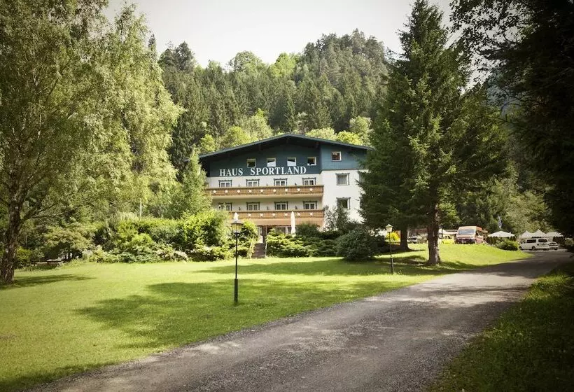 Hotelli Sportland Inn