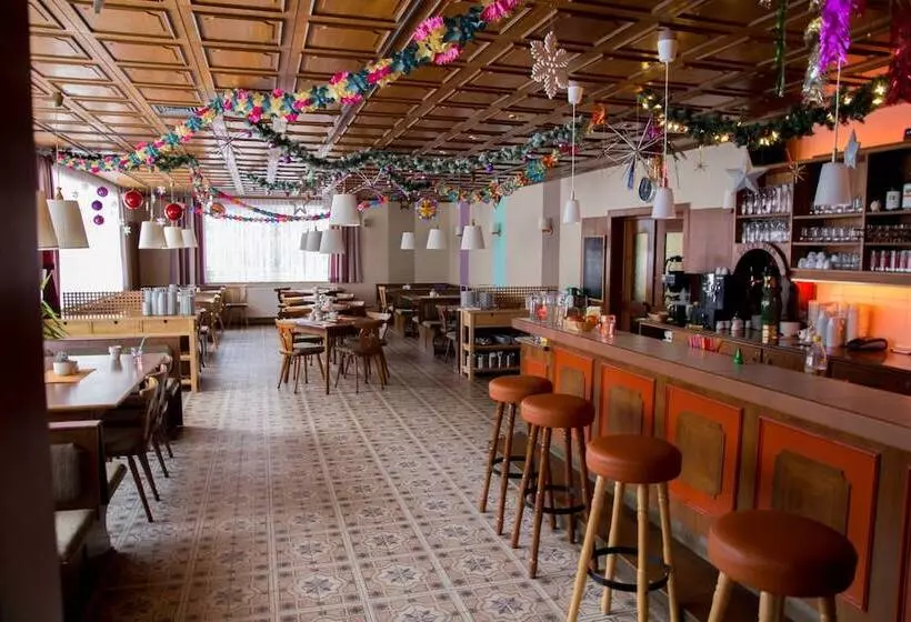 Hotelli Sportland Inn