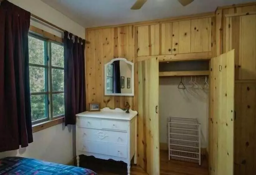 Scenic Wonders Bassett Cabin 5 Bedrooms