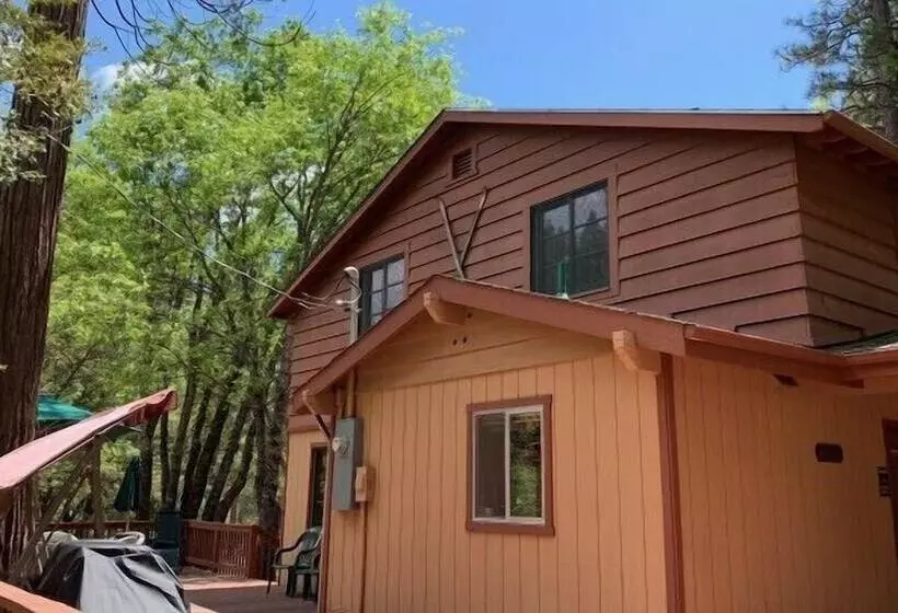 Scenic Wonders Bassett Cabin 5 Bedrooms