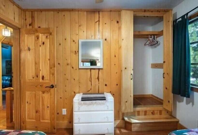 Scenic Wonders Bassett Cabin 5 Bedrooms