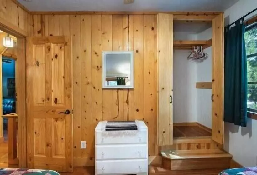 Scenic Wonders Bassett Cabin 5 Bedrooms