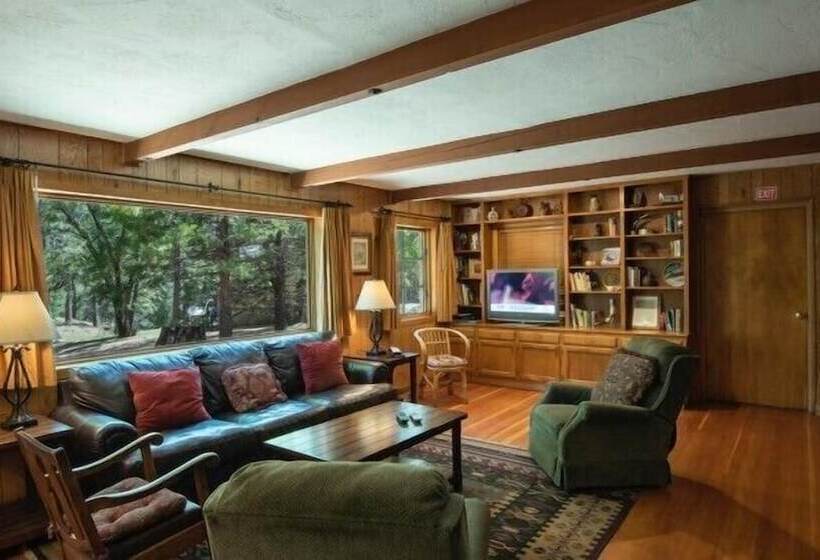 Scenic Wonders Bassett Cabin 5 Bedrooms