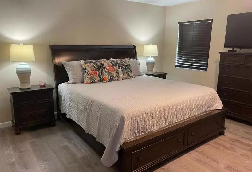 Crystal Cove Villas