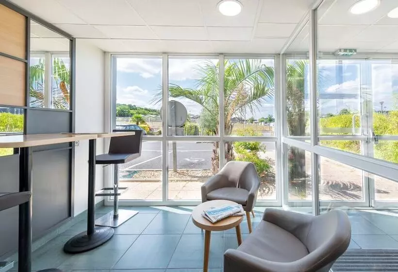 B&b Hotel Creil Chantilly