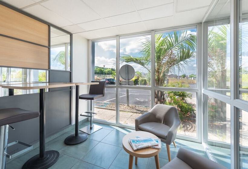 B&b Hotel Creil Chantilly