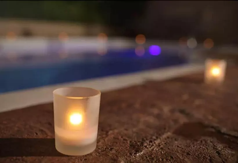 בית מלון כפרי Belamere Suites