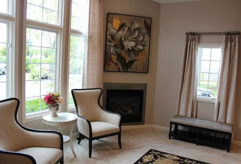 בית מלון כפרי Belamere Suites