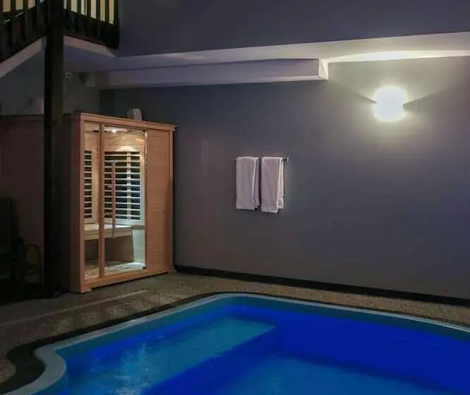 בית מלון כפרי Belamere Suites