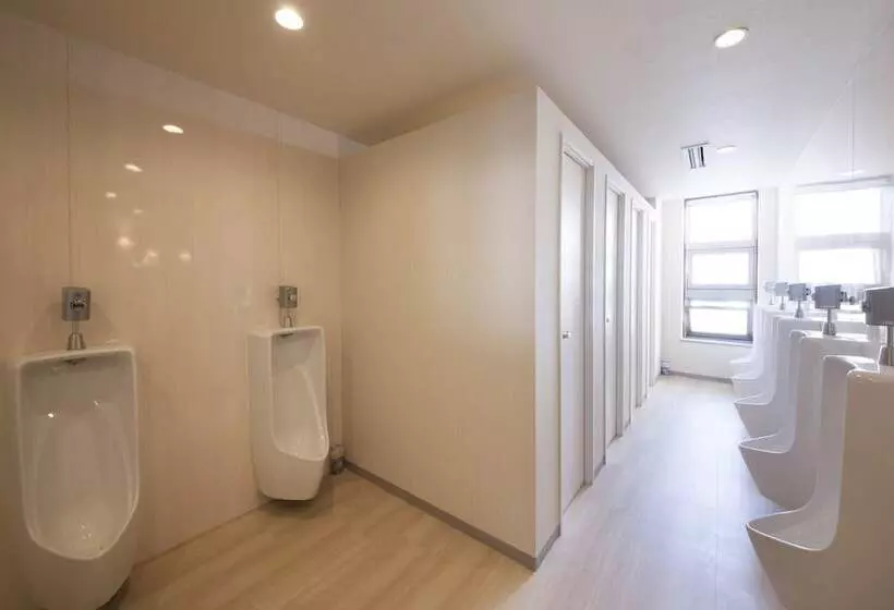 מלון כמוסות Ueno Station Hostel Oriental 2   Cater To Men