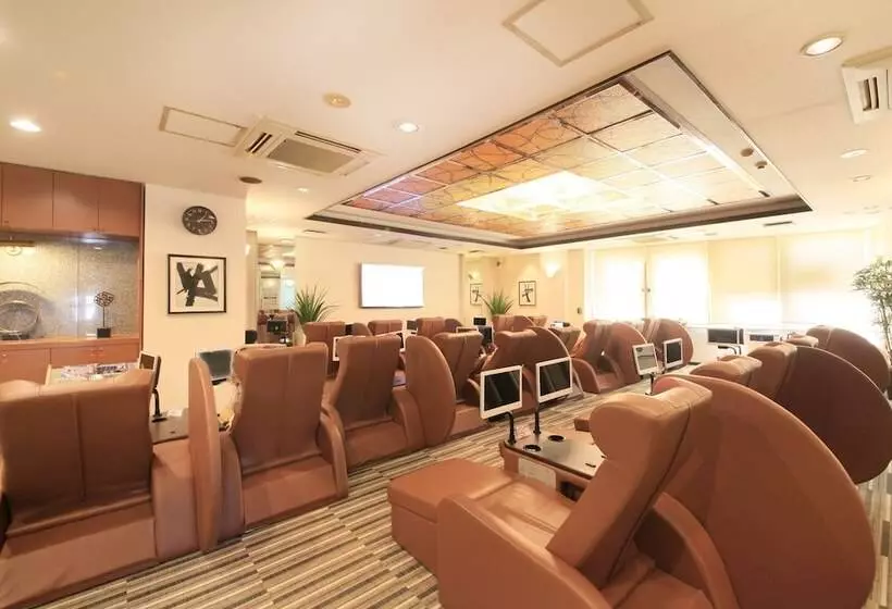 מלון כמוסות Ueno Station Hostel Oriental 2   Cater To Men