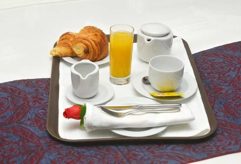 هتل Hôtel Fleur De Lys Plateau