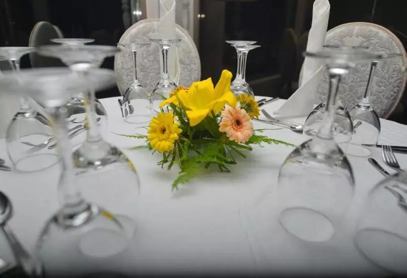 هتل Hôtel Fleur De Lys Plateau