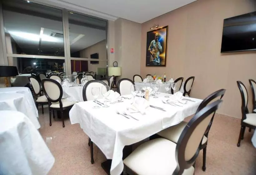 هتل Hôtel Fleur De Lys Plateau