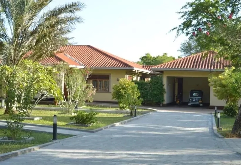 هتل Lake View Bungalow Yala