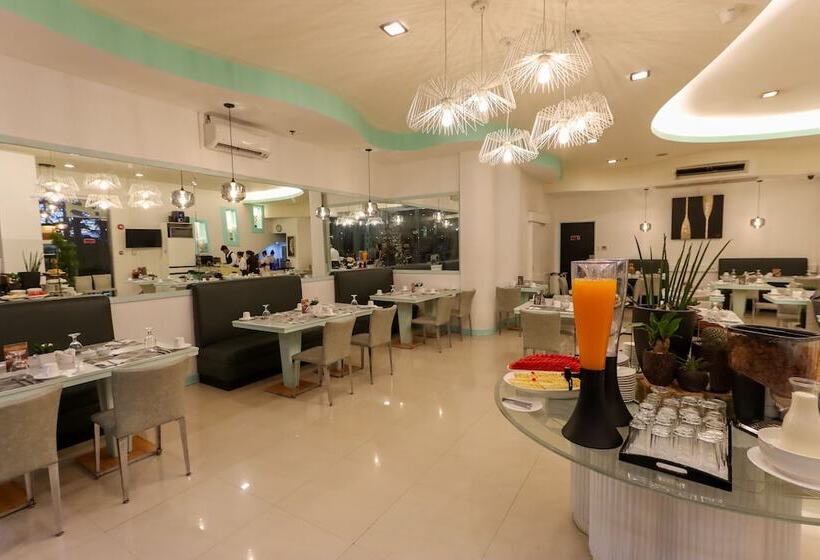 هتل Paseo Premiere