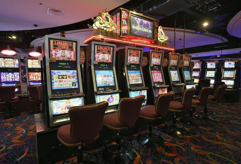 هتل Paseo Premiere