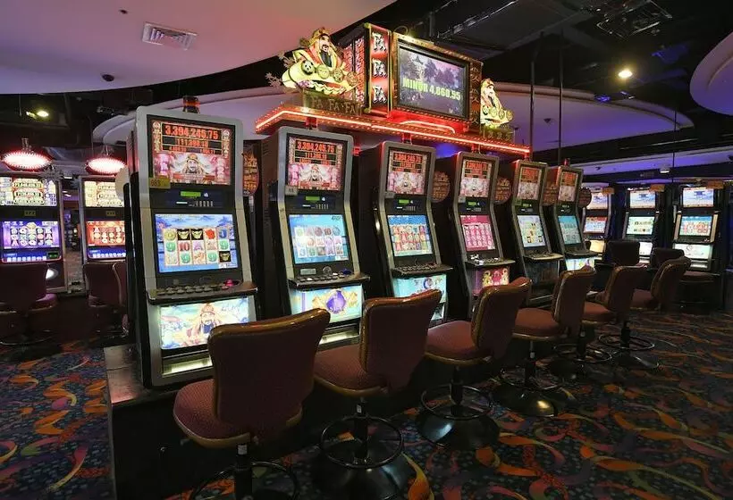 هتل Paseo Premiere