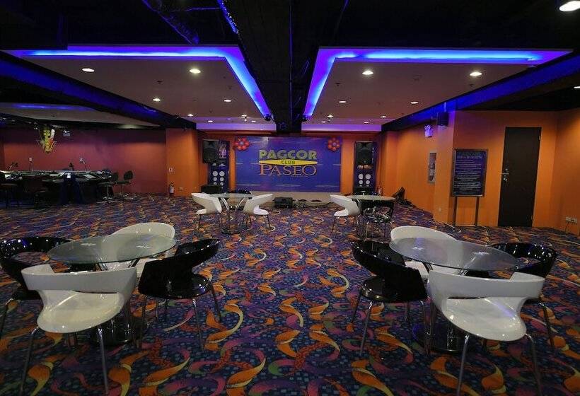 هتل Paseo Premiere