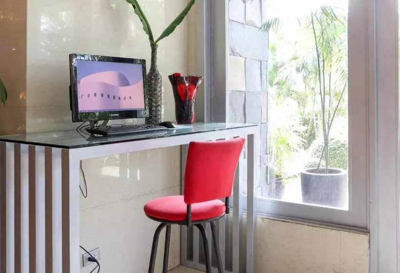 هتل Paseo Premiere