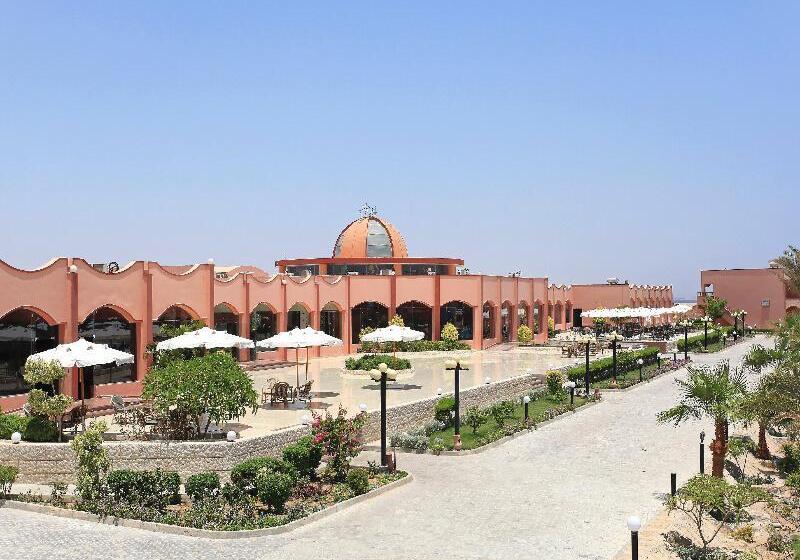 هتل Three Corners Happy Life Beach Resort