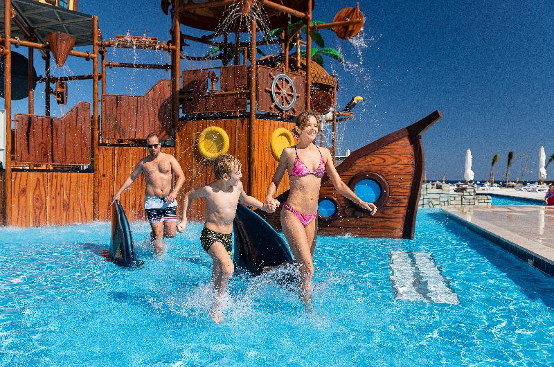 هتل Three Corners Happy Life Beach Resort