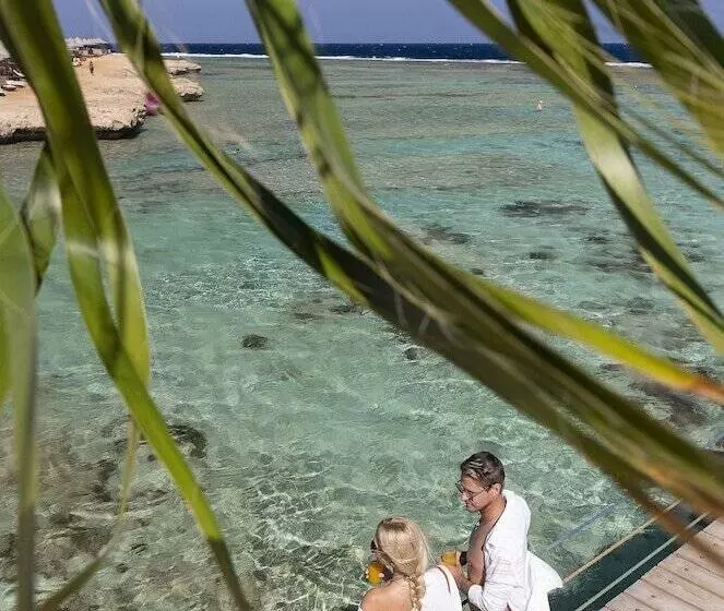 호텔 Three Corners Happy Life Beach Resort