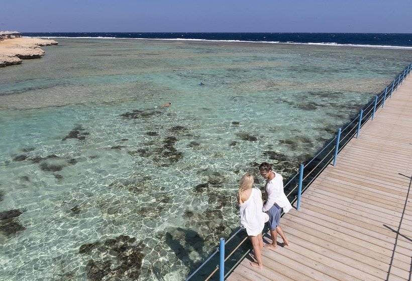 هتل Three Corners Happy Life Beach Resort