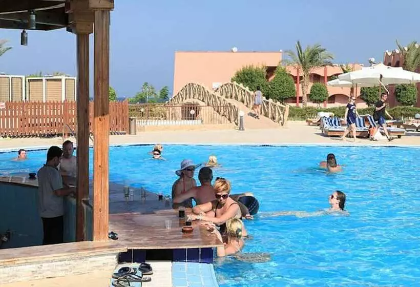 호텔 Three Corners Happy Life Beach Resort