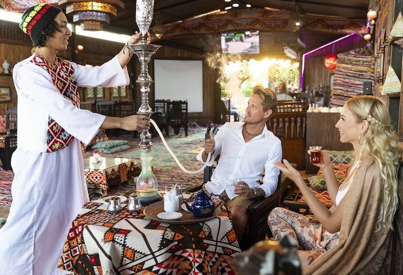 هتل Three Corners Happy Life Beach Resort