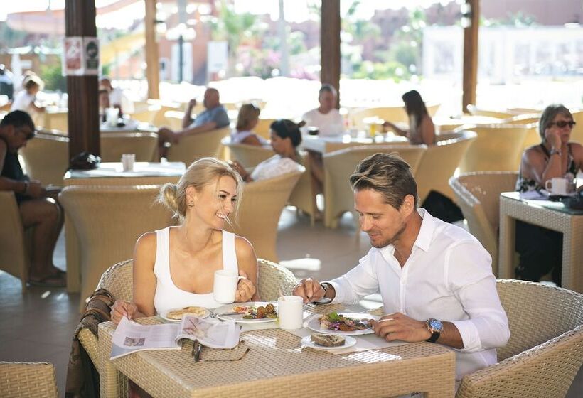 هتل Three Corners Happy Life Beach Resort