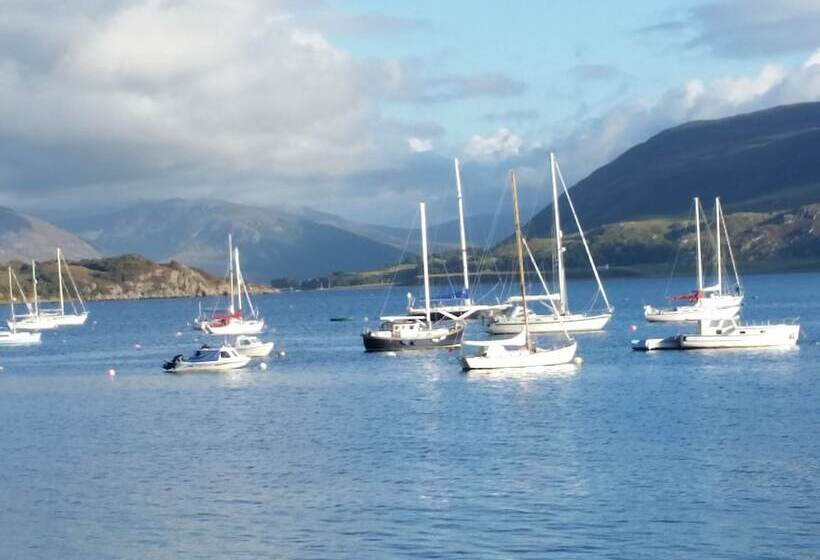 펜션 Creagan Guest House