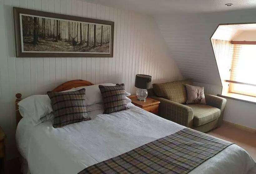 פנסיון Creagan Guest House