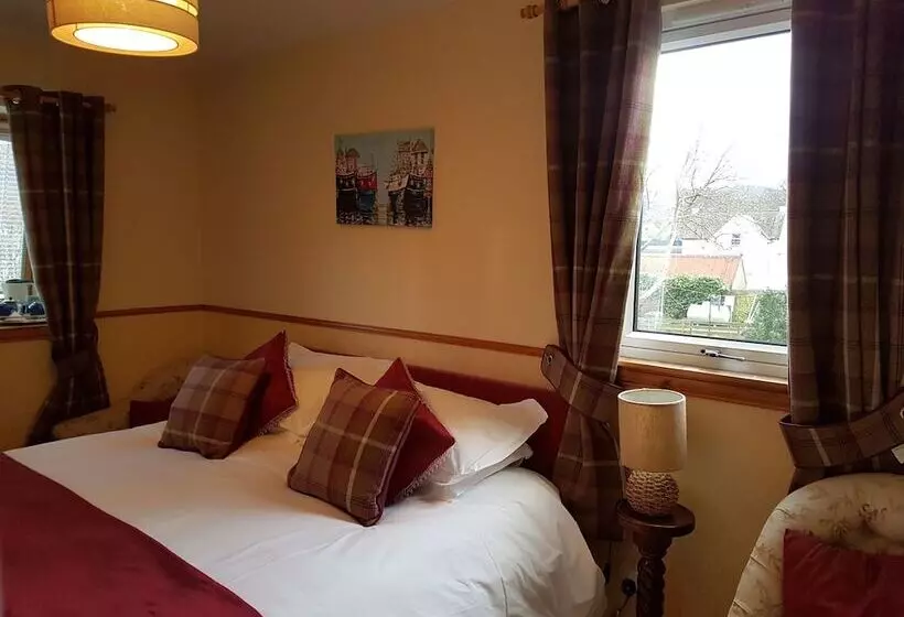 פנסיון Creagan Guest House