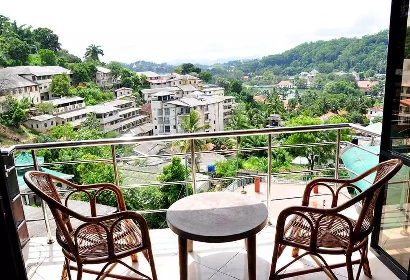 Pensió Highest View