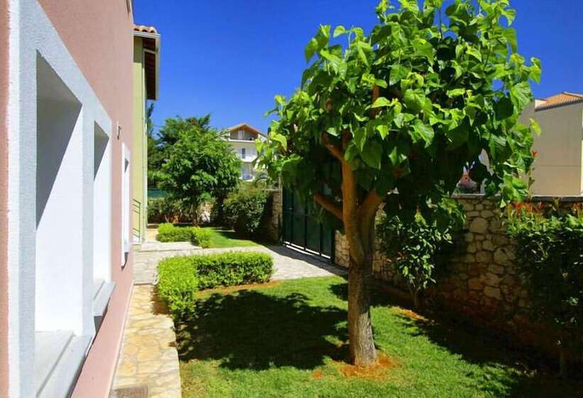 Saint Thomas Village