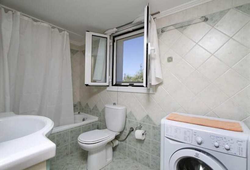 Saint Thomas Village