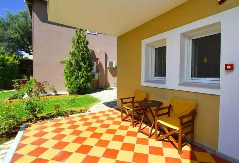 Saint Thomas Village