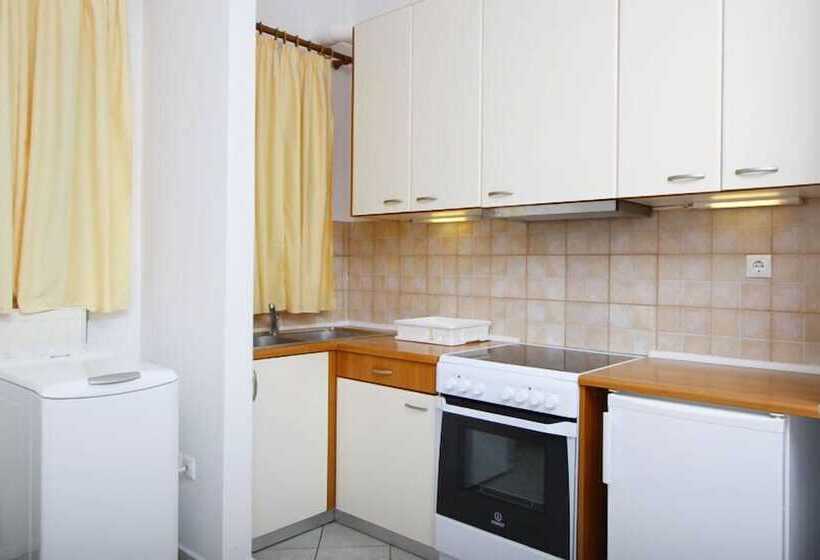 Saint Thomas Village