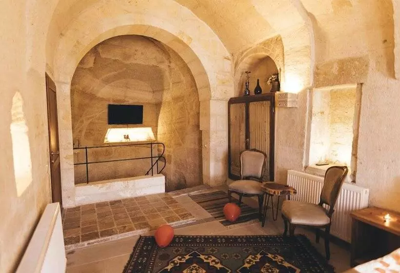 Hotelli Kapalos Cave